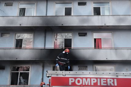 Zece apeluri la 112 pentru incendiul de la Matei Balș