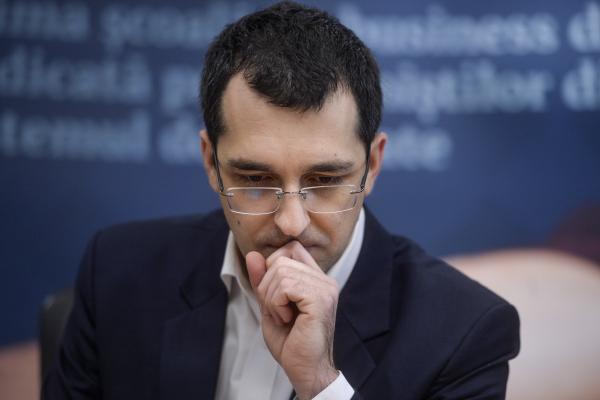 Vlad Voiculescu: ”Nu ne putem aștepta ca un soft IT de secol 21 să funcționeze pe un computer de anii 90”