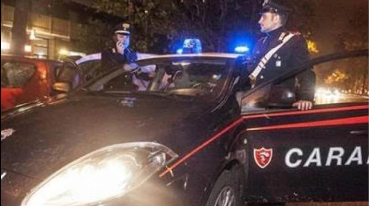 Român arestat în Italia, după ce a vrut să-şi bată fosta iubită cu o bâtă de baseball Românul şi fosta lui iubită fuseseră implicaţi într-o relaţie, în urmă cu câţiva ani