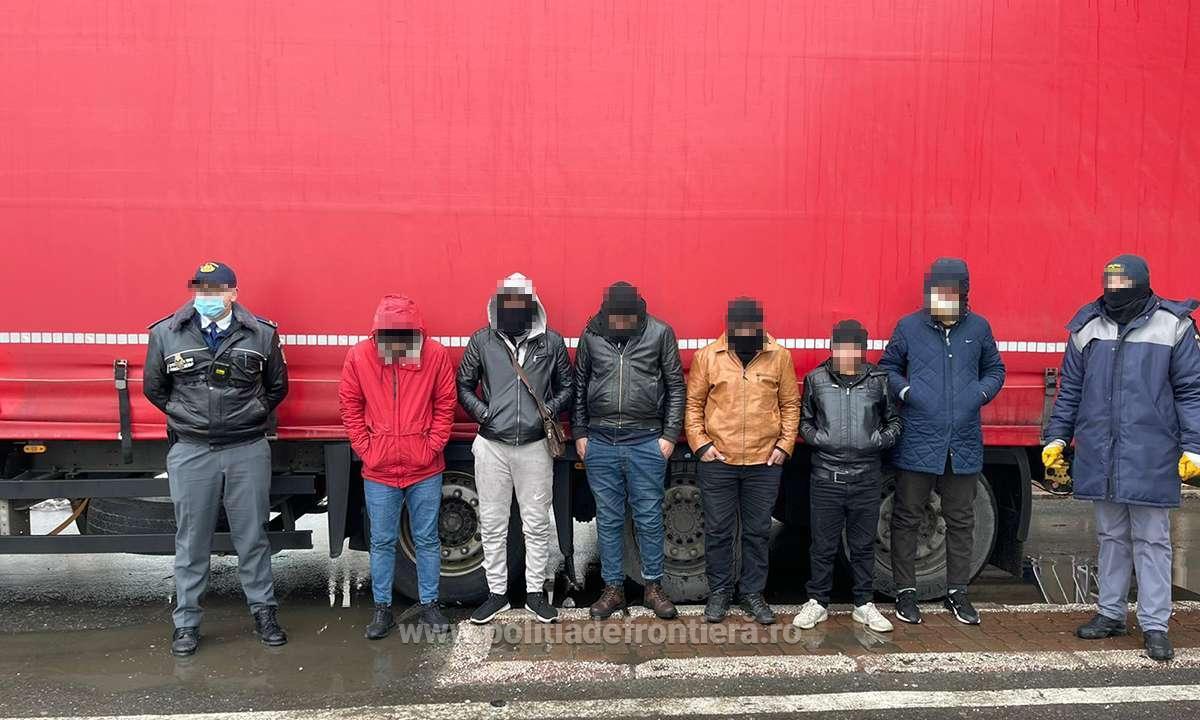 Migranţi sirieni prinşi la graniţa României cu Bulgaria Migranţii sirieni au între 12 şi 39 de ani