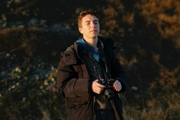 Băiatul dispărut la Hunedoara a fost găsit mort, lângă o clădire. Radu era căutat cu disperare de familie, prieteni şi cunoscuţi