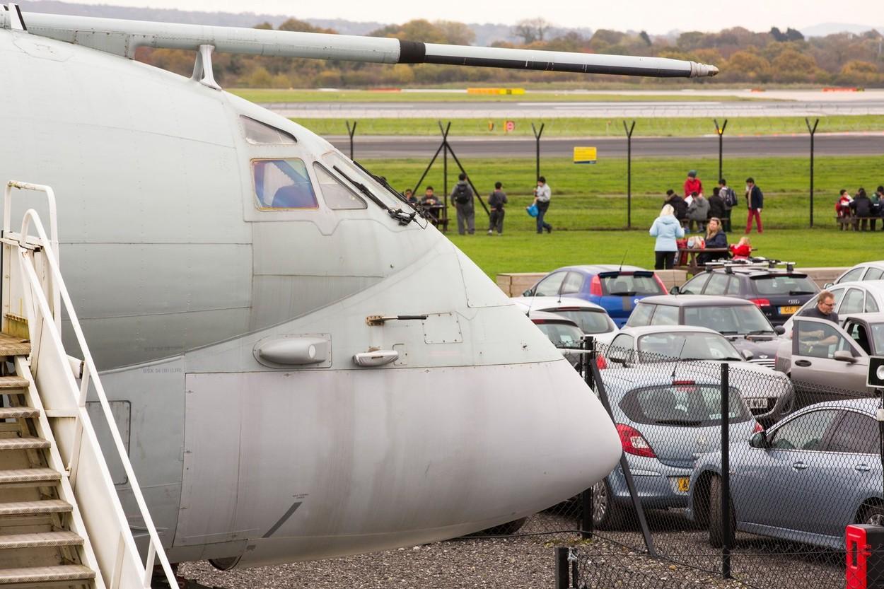 Un avion cu 30 de infractori români, așteptat săptămâna viitoare în România