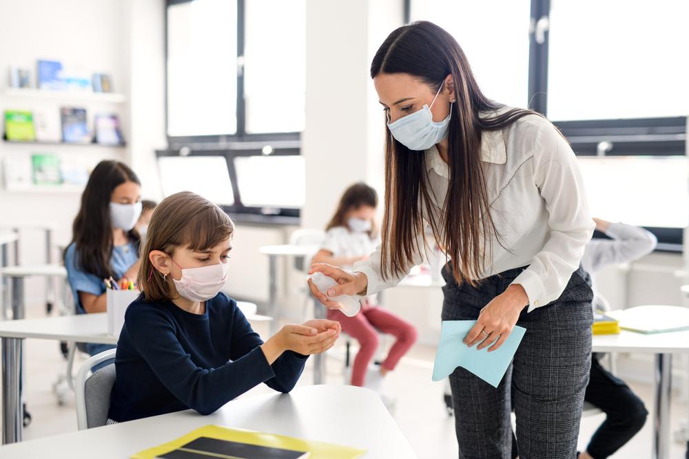 Profesorii nevaccinaţi nu vor mai putea preda în şcoli Profesorii nevaccinaţi nu vor mai putea preda în şcoli