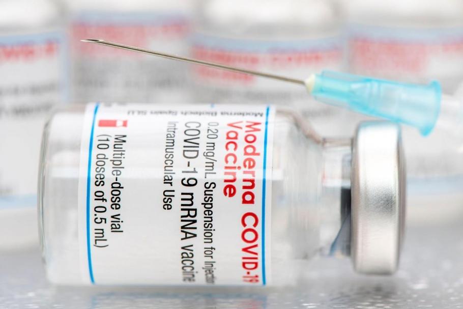 Moderna, în mijlocul unui scandal uriaş în SUA: compania e acuzată că urmăreşte doar profitul şi vinde vaccinul doar ţărilor bogate Moderna, în mijlocul unui scandal uriaş în SUA: compania e acuzată că urmăreşte doar profitul şi vinde vaccinul doar ţărilor bogate