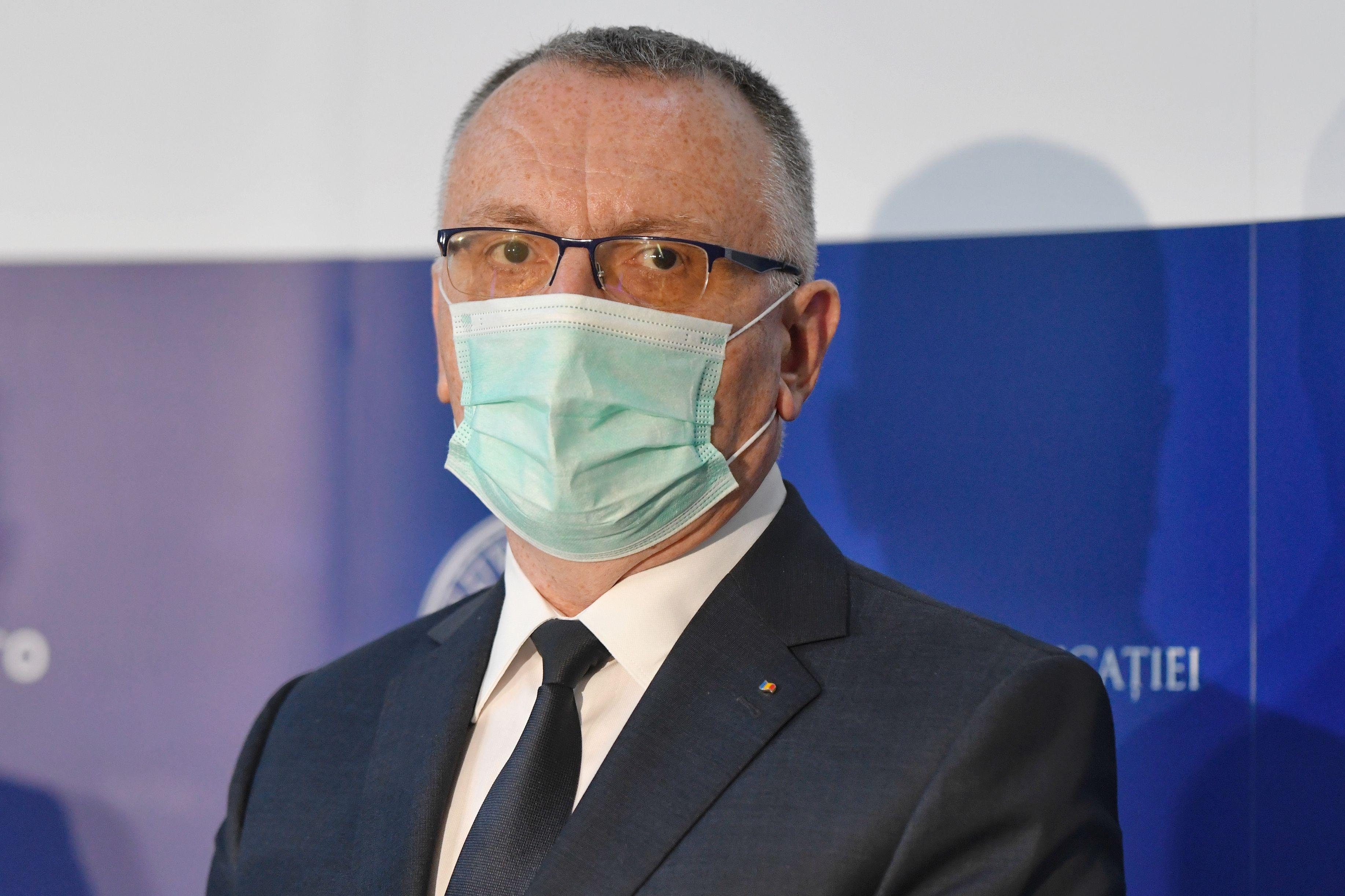 Sorin Cîmpeanu respinge decizia DSP Ilfov de a închide toate școlile din județ: Solicitarea a fost făcută în afara cadrului legal Sorin Cîmpeanu respinge decizia DSP Ilfov de a închide toate școlile din județ: Solicitarea a fost făcută în afara cadrului legal