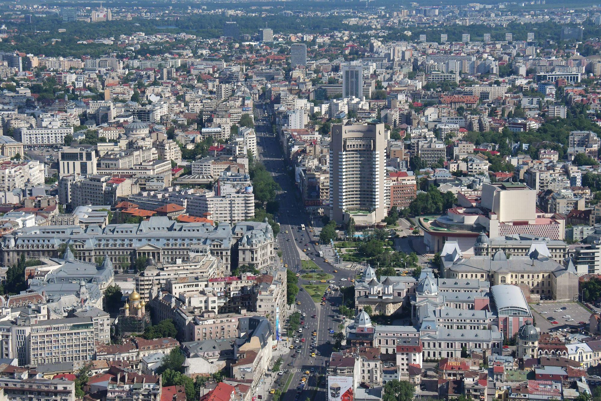 Rata de infectare în Bucureşti a ajuns la o nouă cotă-record Imagine aeriană din Bucureşti, în zona Piaţa Universităţii