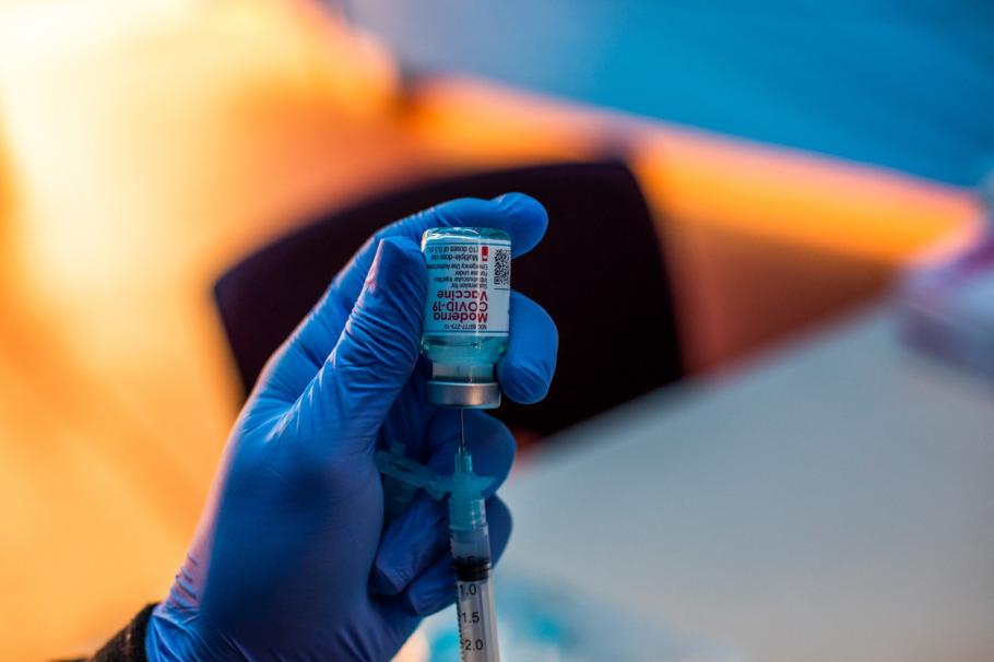 A treia doză de vaccin anti-COVID. Votul experţilor FDA în favoarea rapelului Moderna a fost de 19 la 0 A treia doză de vaccin anti-COVID. Votul experţilor FDA în favoarea rapelului Moderna a fost de 19 la 0