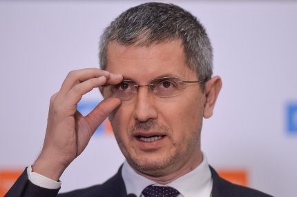 Dan Barna, despre şansele USR de a trece Guvernul Cioloş: ”Dacă şi noi ne punem palma la spinare, România nu mai are nicio şansă”