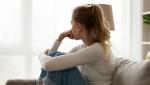 Elevă de 15 ani, pipăită de trei colegi, pe holul liceului. Poliţiştii au deschis dosar penal pentru agresiune sexuală