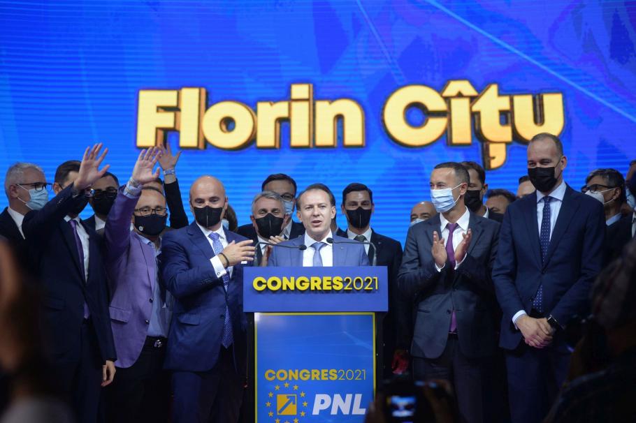 Parlamentarii PNL fac scut în jurul lui Florin Cîţu şi anunţă discuţii cu PSD pentru formarea guvernului Parlamentarii PNL fac scut în jurul lui Florin Cîţu şi anunţă discuţii cu PSD pentru formarea guvernului