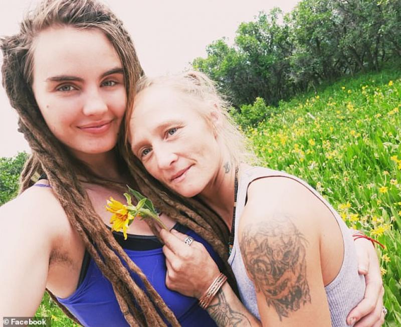 Kylen Schulte, 24, şi Crystal Turner, 38