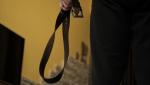 Adolescentă de 16 ani bătută de familie cu lingura de lemn şi cureaua pentru că a mers la întâlnire cu un băiat, în Franţa