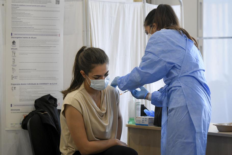 Epidemiologul Octavian Jurma, în ziua cu record absolut la vaccinare: ”Am putea avea 78% din populație vaccinată în 4 mai 2022” Epidemiologul Octavian Jurma, în ziua cu record absolut la vaccinare: ”Am putea avea 78% din populație vaccinată în 4 mai 2022”