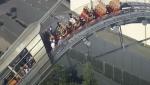 VIDEO. Groază într-un roller coaster: 35 de persoane, blocate în cel mai înalt punct, din cauza unei pene de curent, într-un parc de distracţii din Japonia