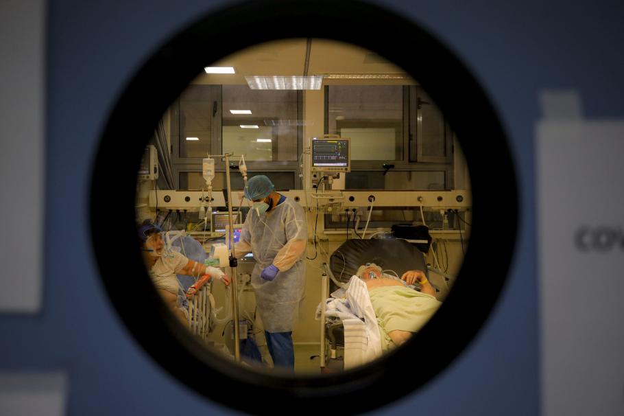 Situație dramatică în Capitală. Pentru că morgile sunt pline, Arhiepiscopia Bucureştilor pune la dispoziţie capelele din spitale și parohii Situație dramatică în Capitală. Pentru că morgile sunt pline, Arhiepiscopia Bucureştilor pune la dispoziţie capelele din spitale și parohii
