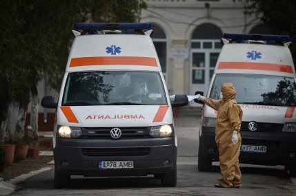 Ambulanță cu pacienți Covid