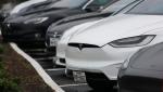 Tesla a depăşit o capitalizare de 1.000 de miliarde de dolari, după o comandă record de 100.000 de automobile
