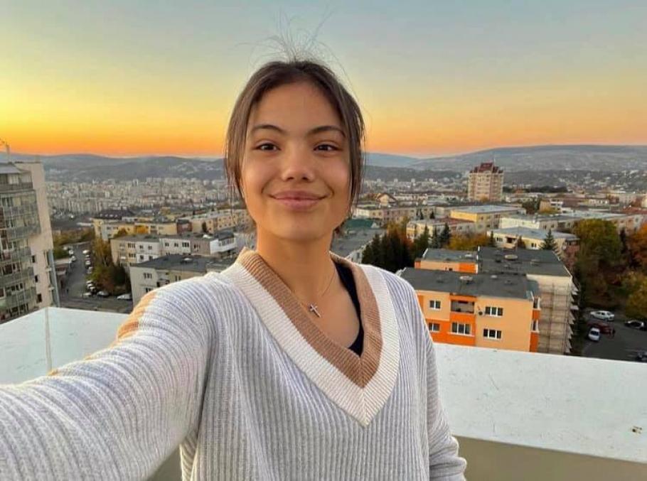 Britanicii sunt îngrijoraţi că românii vor să o "fure" pe Emma Răducanu Britanicii sunt îngrijoraţi că românii vor să o "fure" pe Emma Răducanu