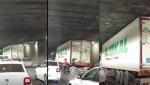 Un TIR a rămas blocat în pasajul Unirii, din Bucureşti. Şoferul turc nu are nicio vină: motivul pentru care autocamionul "a agăţat" tavanul