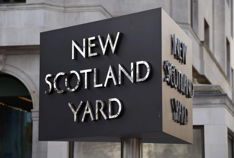 Scandal în Marea Britanie: Un ofițer de poliție, coleg cu Wayne Couzens, acuzat că a violat o femeie pe care o cunoscuse pe Tinder Scandal în Marea Britanie: Un ofițer de poliție, coleg cu Wayne Couzens, acuzat că a violat o femeie pe care o cunoscuse pe Tinder