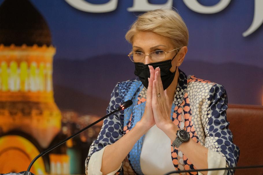 Guvernul a majorat salariul minim pentru anul 2022. Raluca Turcan: „Este o majorare cu aproximatix 130 de lei net” Guvernul a majorat salariul minim pentru anul 2022. Raluca Turcan: „Este o majorare cu aproximatix 130 de lei net”
