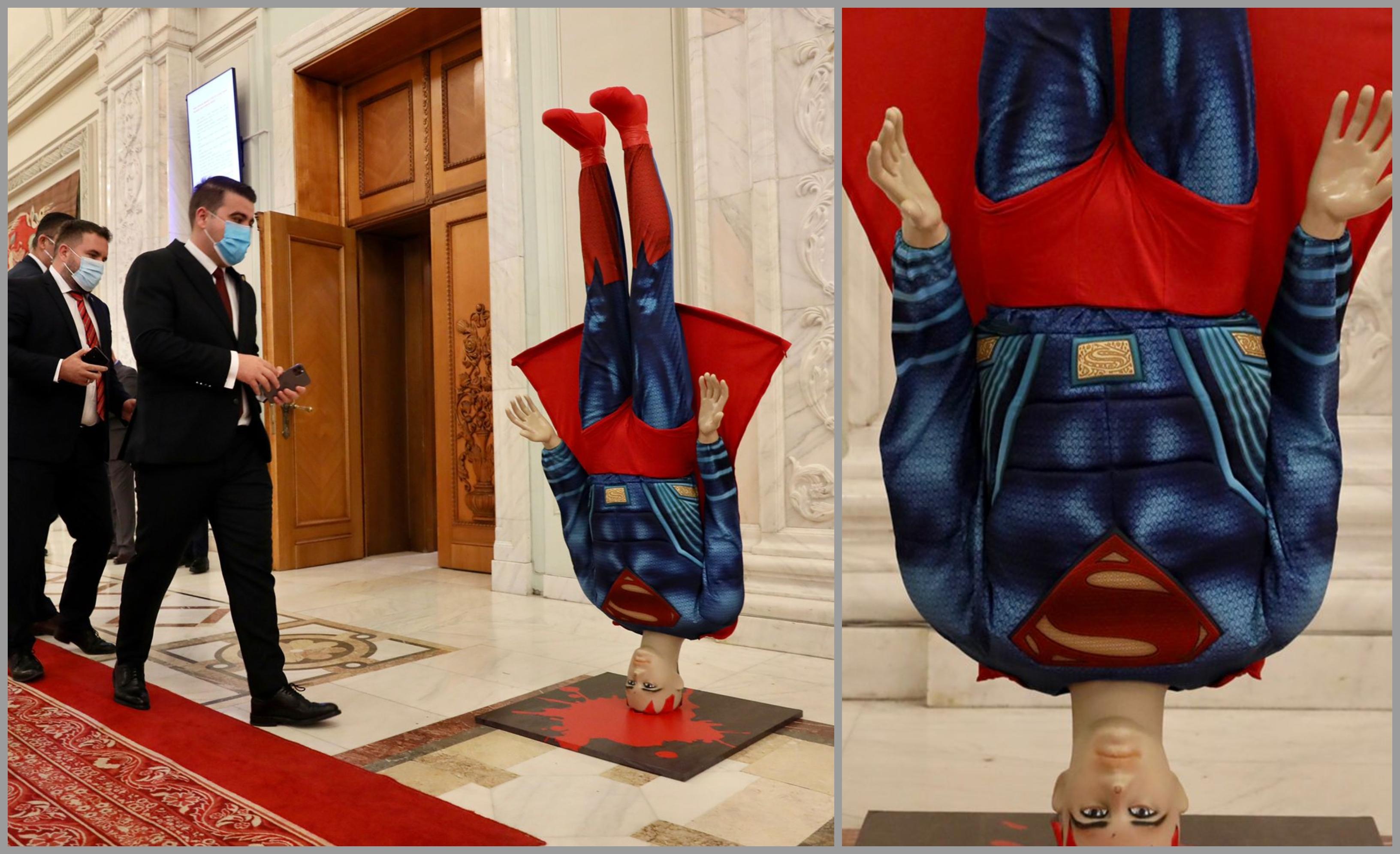 Macheta lui Superman a fost amplasată în faţa sălii de Plen de la Camera Deputaţilor