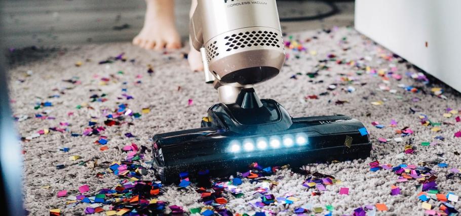 (P) Ghid de comparație pentru a cumpăra aspiratoare Dyson (P) Ghid de comparație pentru a cumpăra aspiratoare Dyson