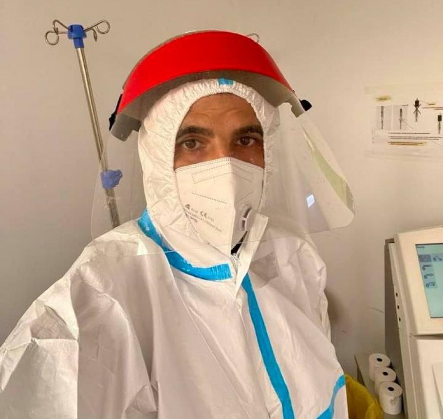 Medic impresionat de imaginea unui cuplu care împărțea aceeași mască de oxigen, în UPU: ”Dacă nu știți cum arată iadul, mergeți în UPU să-l vedeți!” Medic impresionat de imaginea unui cuplu care împărțea aceeași mască de oxigen, în UPU: ”Dacă nu știți cum arată iadul, mergeți în UPU să-l vedeți!”