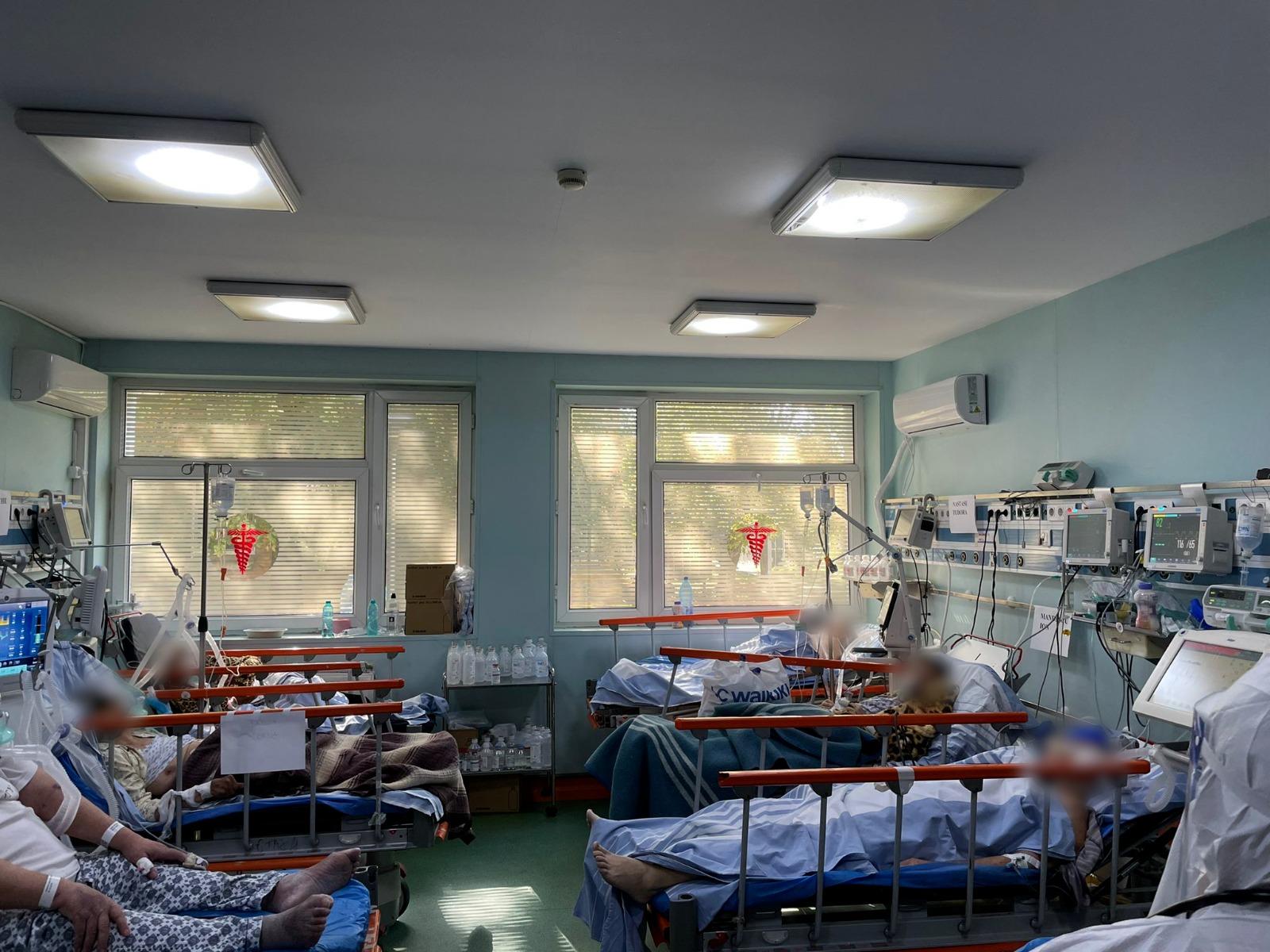 Imaginea disperării în spitalele din ţară: Paturi ATI căutate pe reţele de socializare de familiile bolnavilor