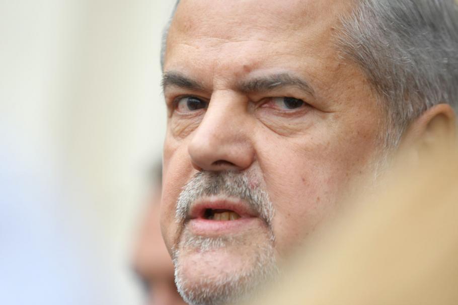 Adrian Năstase a depus o cerere pentru reabilitare judecătorească Adrian Năstase a depus o cerere pentru reabilitare judecătorească