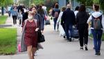 Un epidemiolog îi îndeamnă pe oameni să-şi autoimpună restricţii, după eșecul autorităților în administrarea pandemiei: ”Suntem condamnați la infectare”