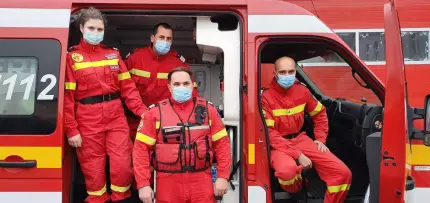 Un bebeluş a venit pe lume în ambulanţă, moşit de echipajul SMURD Un bebeluş a venit pe lume în ambulanţă, moşit de echipajul SMURD