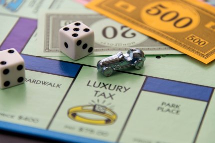 Căsuţa de taxă de lux din jocul Monopoly