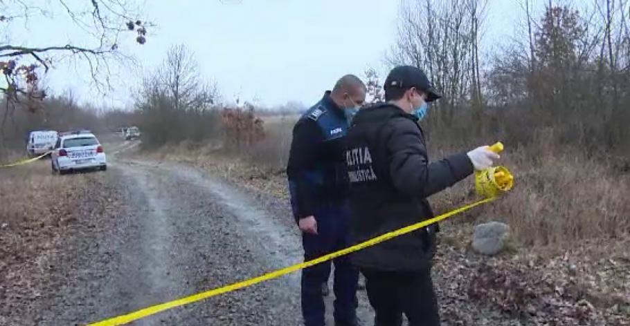 Descoperirea care le va marca tot restul vieţii: un grup de copii dintr-o comună suceveană au descoperit un schelet uman, atârnat de o funie, în pădure Descoperirea care le va marca tot restul vieţii: un grup de copii dintr-o comună suceveană au descoperit un schelet uman, atârnat de o funie, în pădure