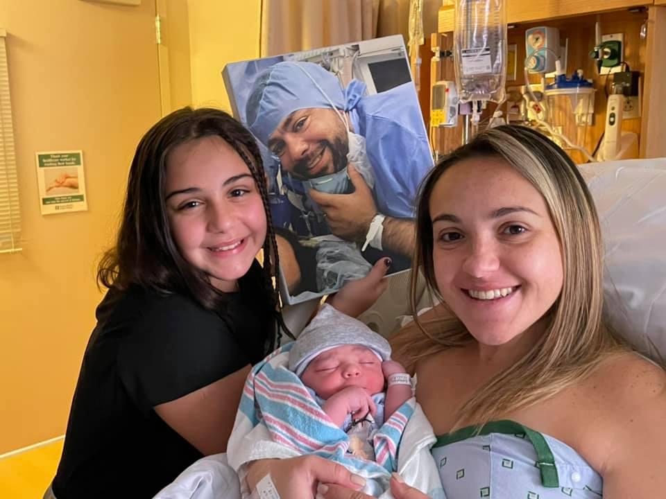 Fotografii cu bebeluşul şi familia, după naştere