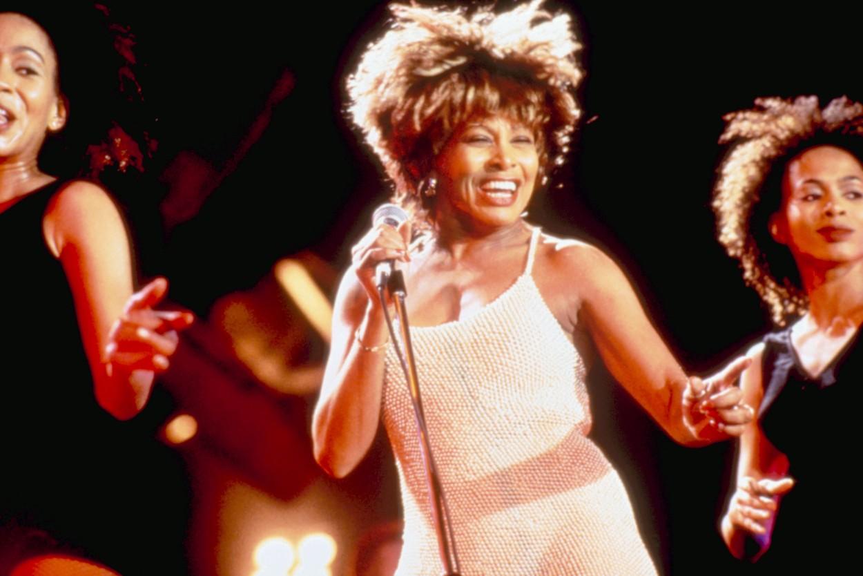 Tina Turner, imagini din timpul cocnertelor, 1990