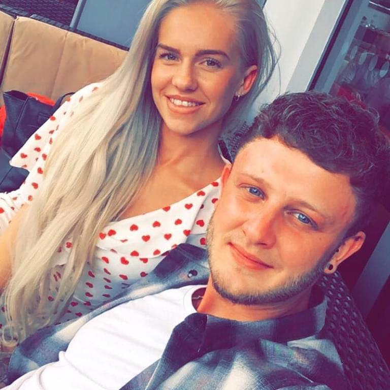 Femeia trebuie să aibă acum singură grijă de cei doi copii