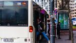 Panică într-un autobuz din Capitală. Un bărbat beat a ameninţat călătorii cu un briceag