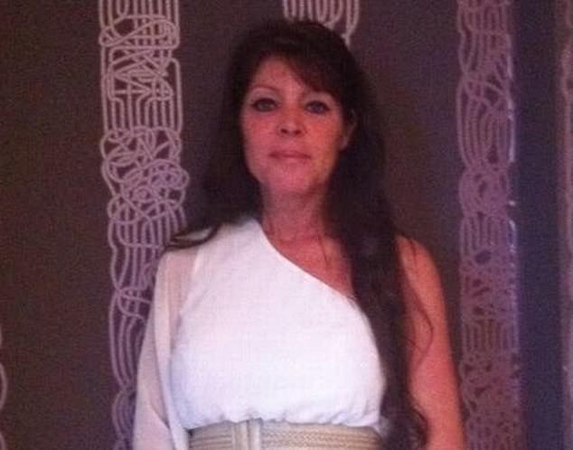 Dawn Walker, în vârstă de 52 de ani şi Thomas Nutt, în vârstă de 45 de ani