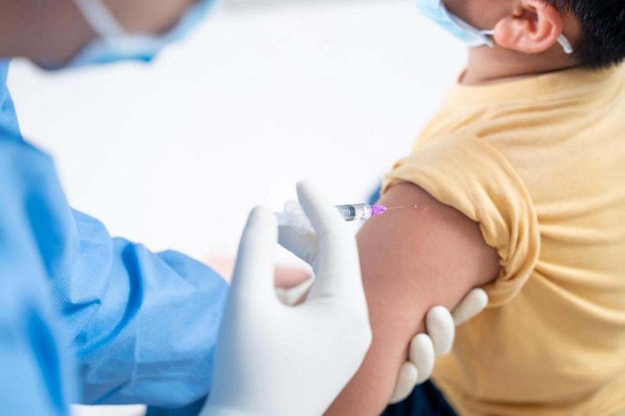 Gheorghiţă: "Vaccinarea copiilor din grupa de vârstă 5-11 ani va fi ferm recomandată celor care sunt în evidenţă cu afecţiuni cronice" Gheorghiţă: "Vaccinarea copiilor din grupa de vârstă 5-11 ani va fi ferm recomandată celor care sunt în evidenţă cu afecţiuni cronice"