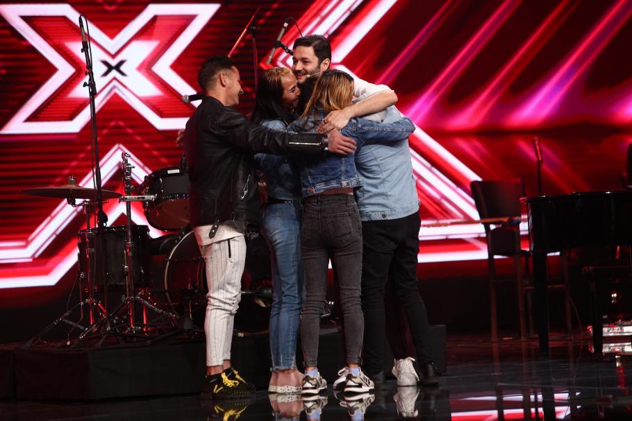 Odds Severe program Un concurent din echipa Loredanei şi-a cunoscut familia pe scena X Factor  ”Suntem mândri cu toții că fratele nostru a ajuns unde a ajuns” |  Observatornews.ro