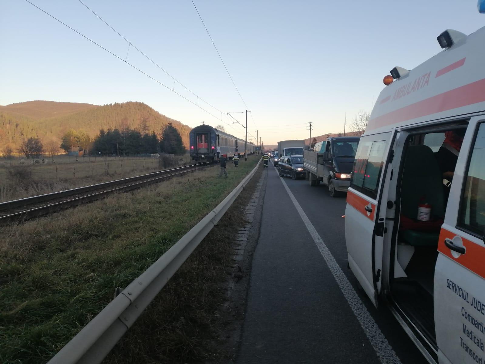 Mașină lovită de tren, la iesire din Gura Humorului