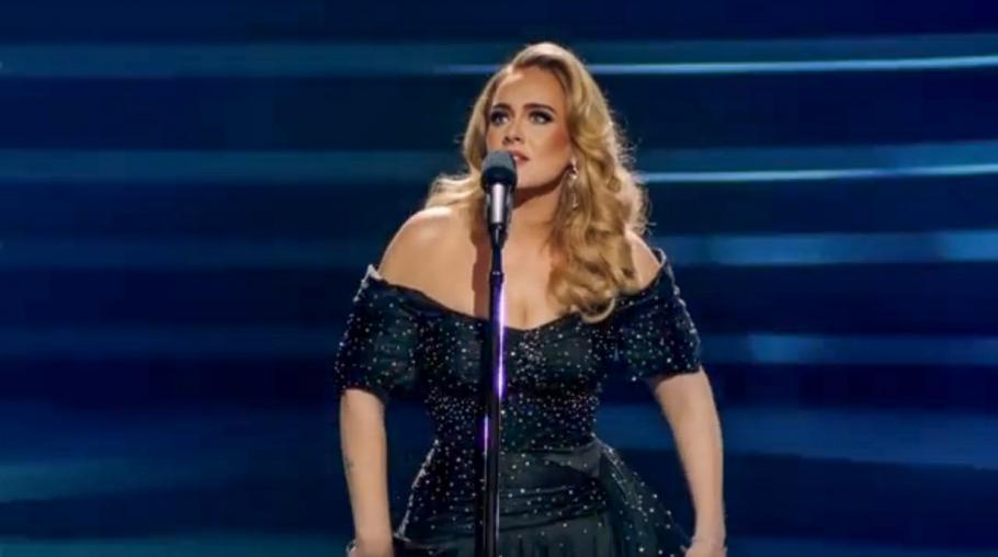 Adele a convins Spotify să elimine butonul shuffle, ca piesele să fie redate în ordinea dorită de artist. „Orice pentru tine” Adele a convins Spotify să elimine butonul shuffle, ca piesele să fie redate în ordinea dorită de artist. „Orice pentru tine”