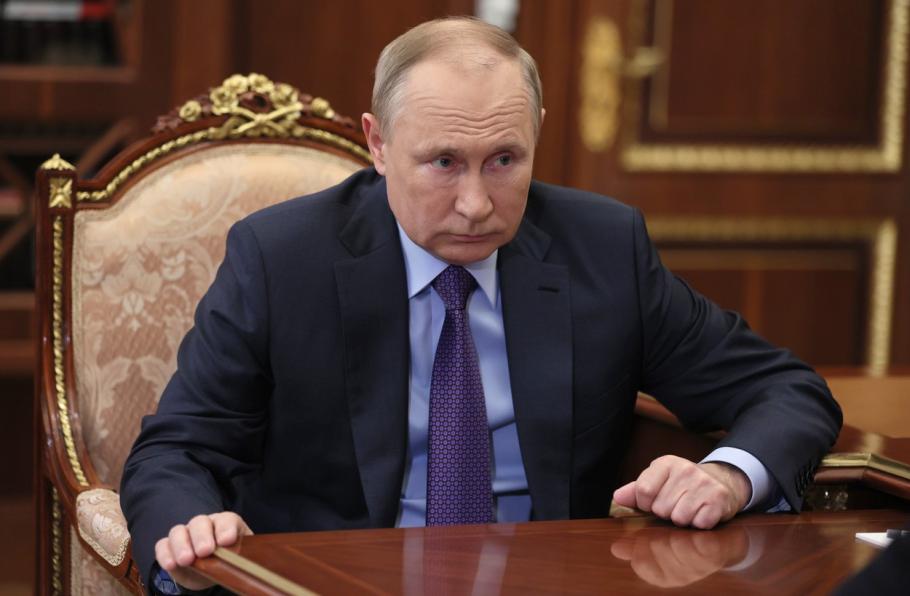 Vladimir Putin s-a vaccinat cu doza trei și anunță că este dispus să fie testat pe el un vaccin nou anti-COVID Vladimir Putin s-a vaccinat cu doza trei și anunță că este dispus să fie testat pe el un vaccin nou anti-COVID