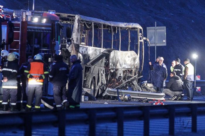 Filmul tragediei din Bulgaria. ”Soferul a murit pe loc, nimeni nu le-a mai putut deschide usile pasagerilor”