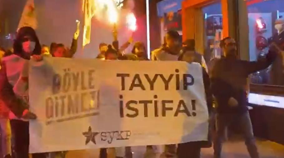 Proteste masive în Ankara și Istanbul, după ce Banca Centrală a redus dobânda la cererea lui Erdogan și lira s-a prăbușit Proteste masive în Ankara și Istanbul, după ce Banca Centrală a redus dobânda la cererea lui Erdogan și lira s-a prăbușit