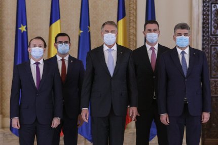 Klaus Iohannis, alături de liderii PNL şi PSD, la depunerea jurământului Guvernului Ciucă