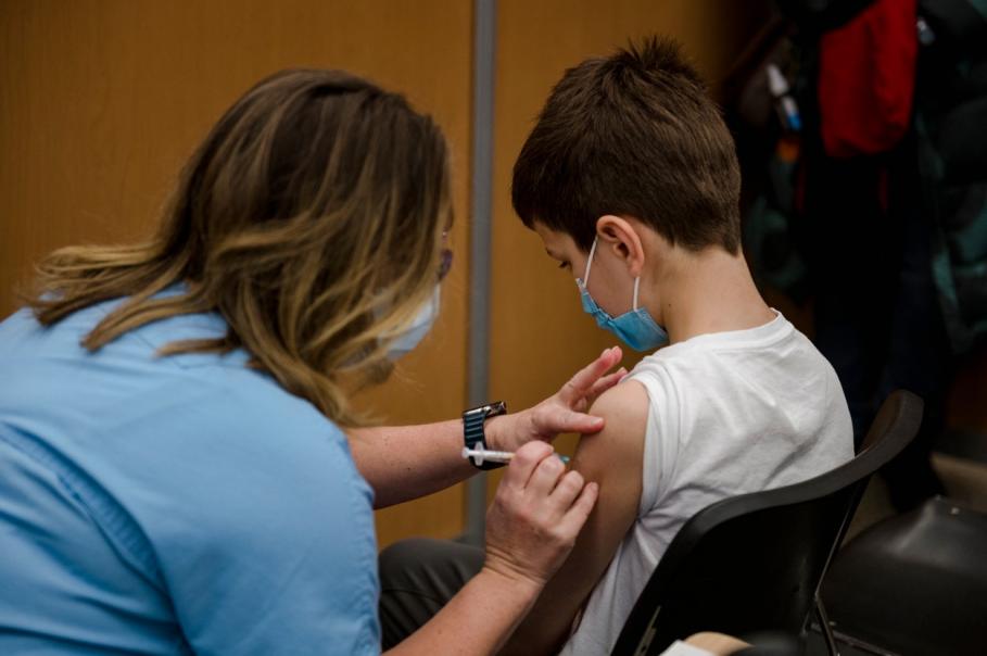 EMA a autorizat vaccinul Pfizer pentru copiii cu vârstă 5-11 ani. Când va începe vaccinarea copiilor în România EMA a autorizat vaccinul Pfizer pentru copiii cu vârstă 5-11 ani. Când va începe vaccinarea copiilor în România