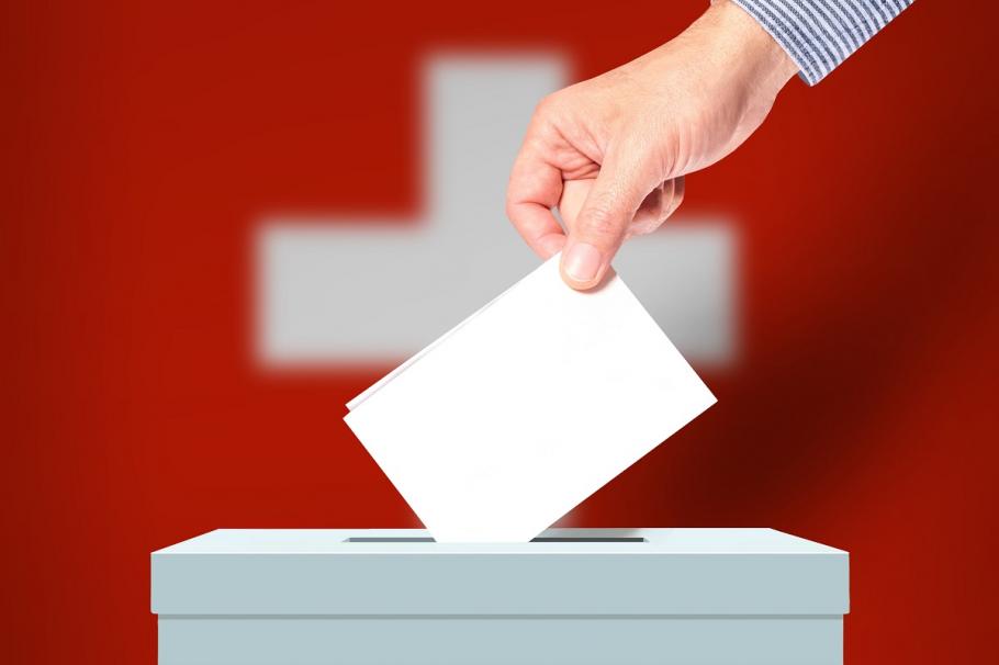 Elvețienii adoptă prin referendum introducerea certificatului sanitar Elvețienii adoptă prin referendum introducerea certificatului sanitar