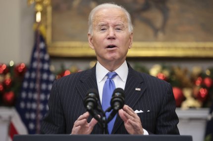 Joe Biden spune că tulpina Omicron este „motiv de îngrijorare, nu de panică”. Strategia SUA în lupta cu noua variantă de Covid-19